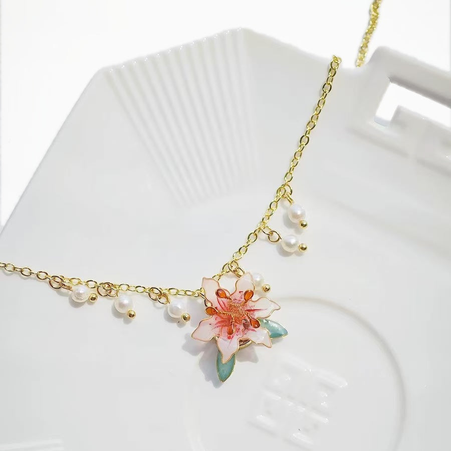 Lily Necklace