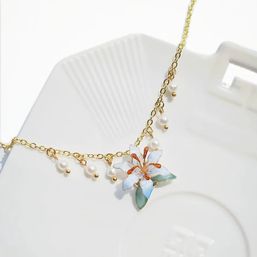 Lily Necklace