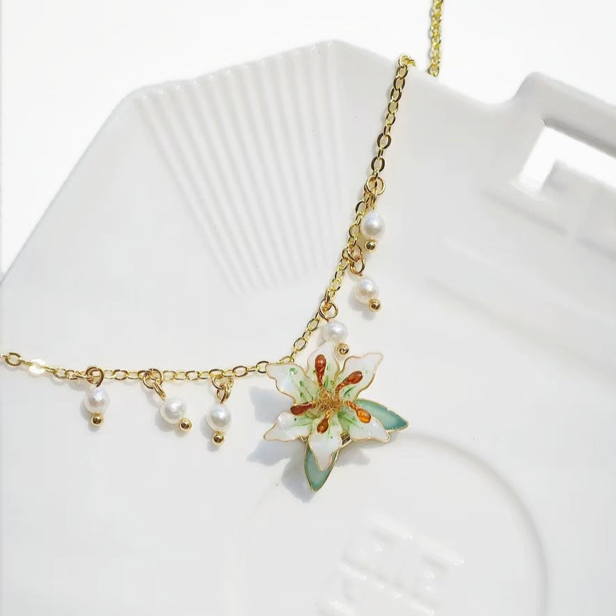 Lily Necklace