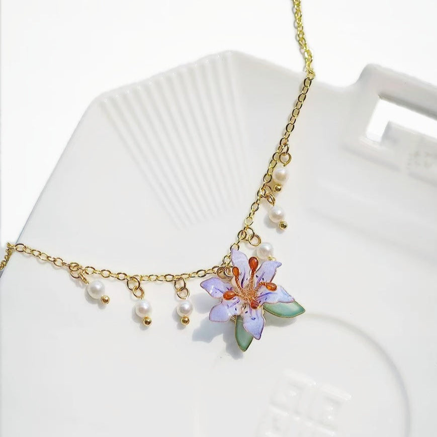 Lily Necklace