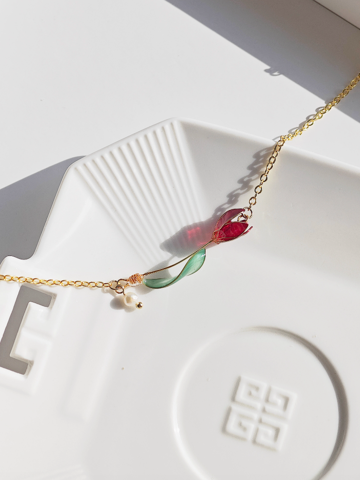 Tulip Necklace