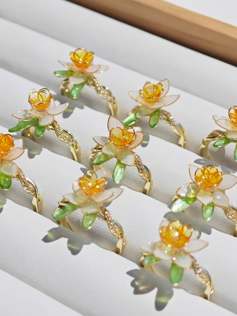 Daffodil Ring