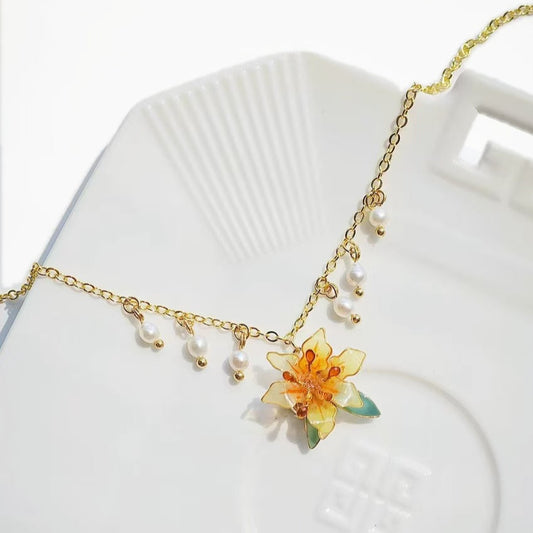 Lily Necklace