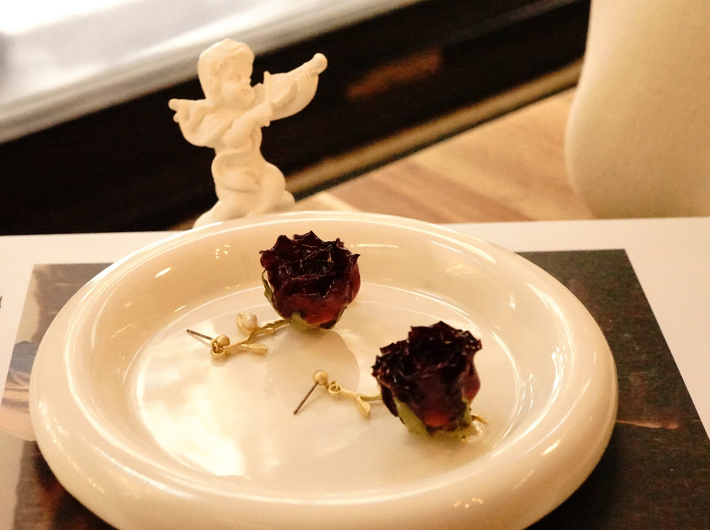 Vine Design Elegance: Dried Roses Flower Shape Earrings