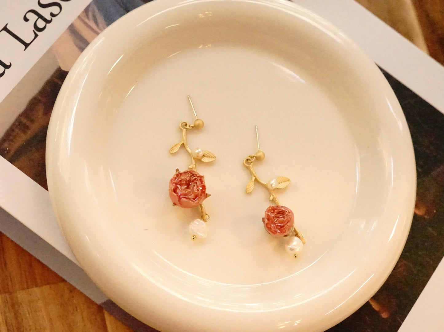 Vine Design Elegance: Dried Roses Flower Shape Earrings