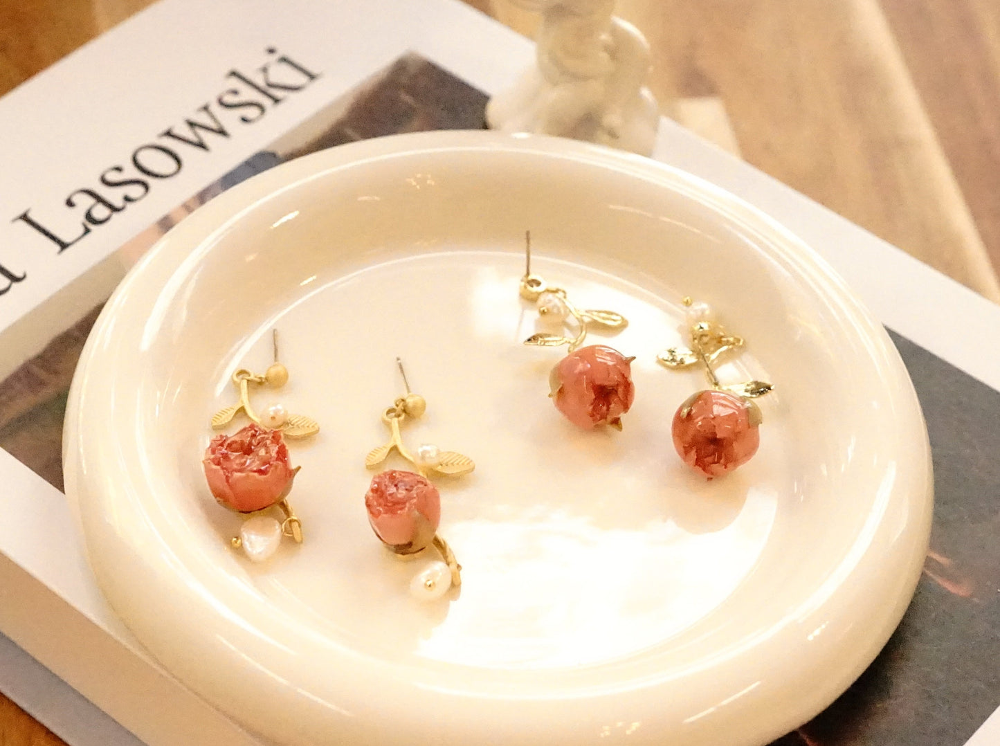 Vine Design Elegance: Dried Roses Flower Shape Earrings