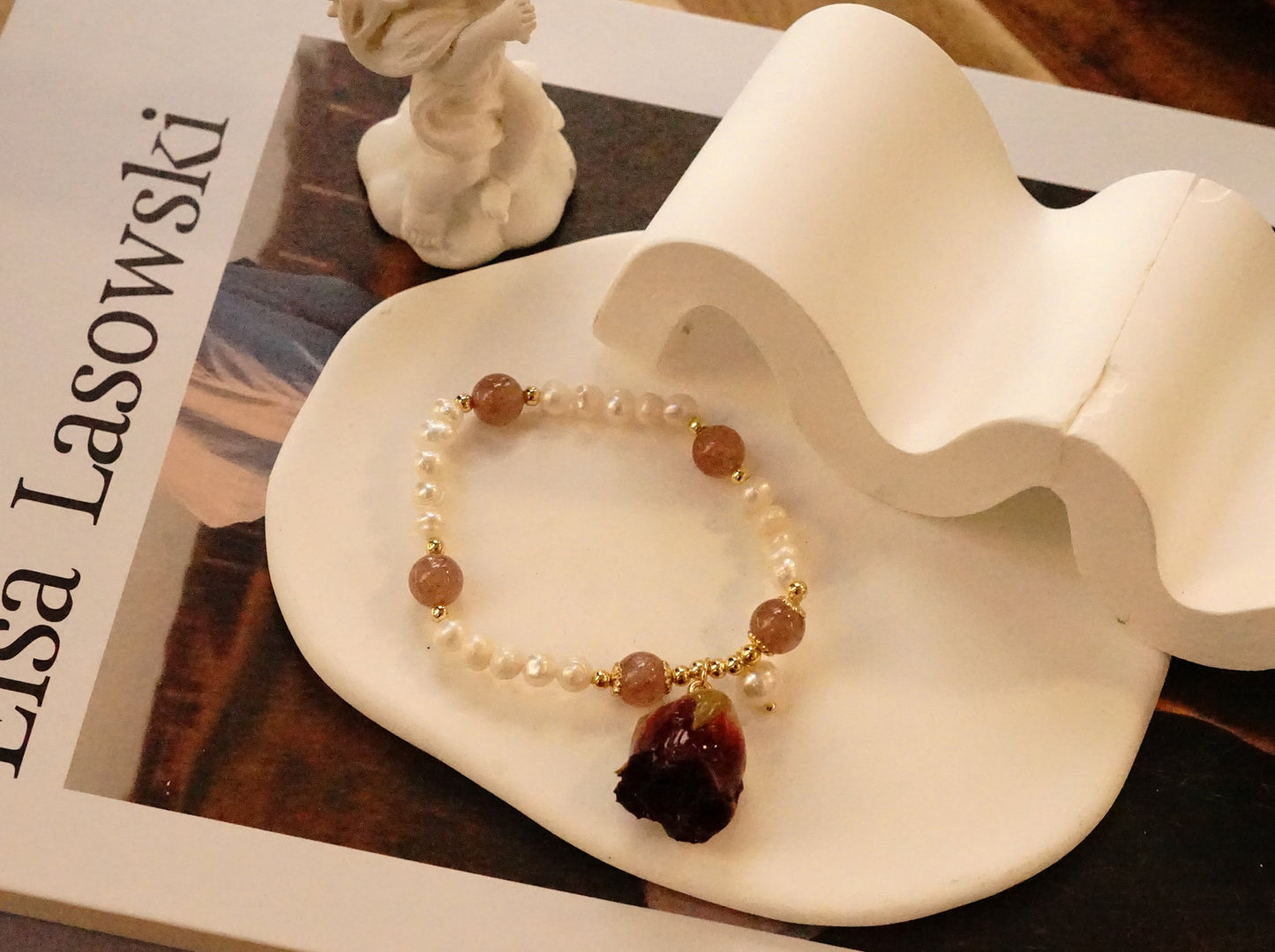 Roseate Elegance: Freshwater Pearls Bracelet with Five Rose Quartz Designs and Red Rose Pendant