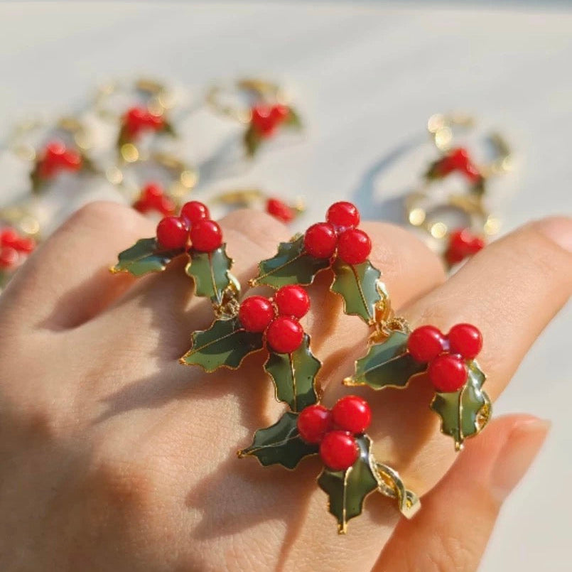 Christmas Holly Ring (Holiday Edition)