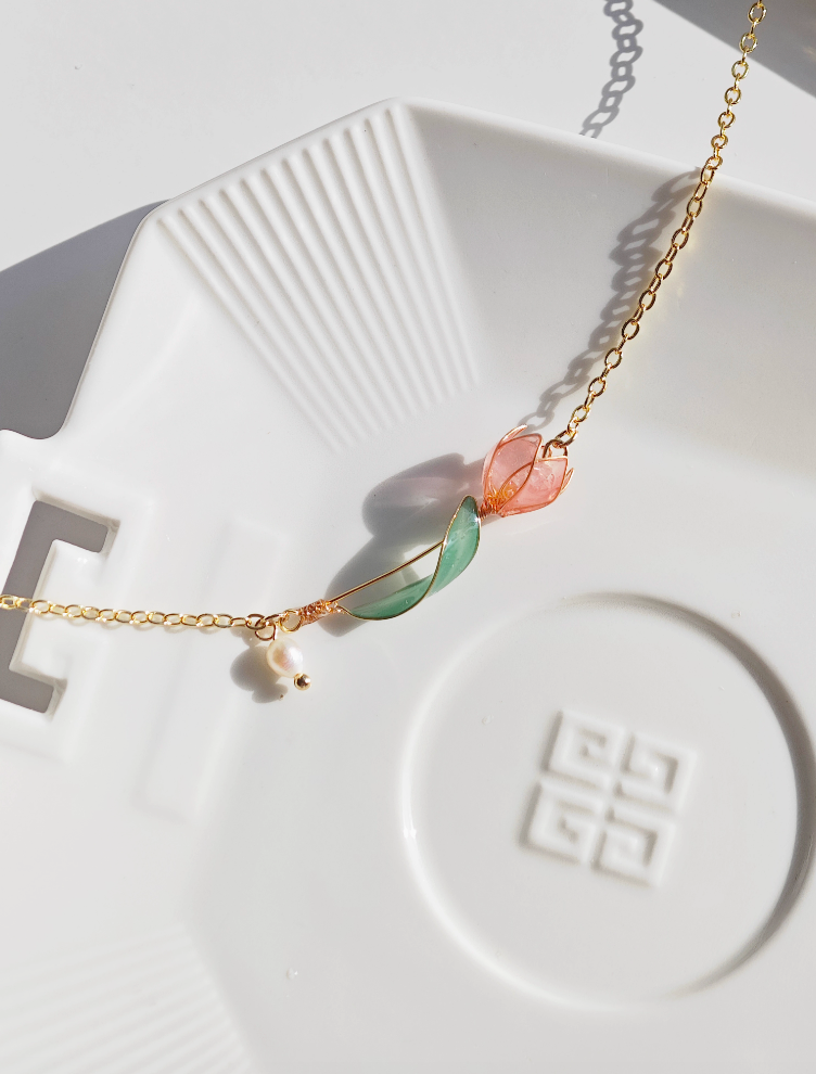 Tulip Necklace